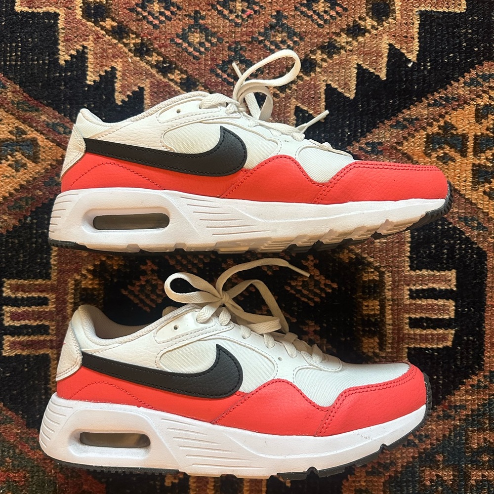LIKE NEW Nike White & Salmon-colored Air Max Sneakers